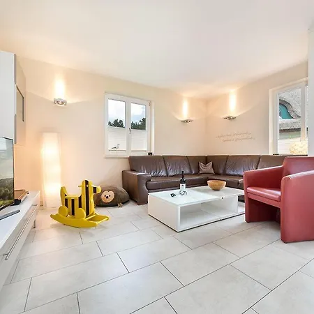 Haus Leuchtturmblick Duenenresidenz-glowe Holiday home *