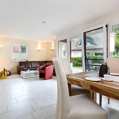 Haus Leuchtturmblick Duenenresidenz-glowe Holiday home *